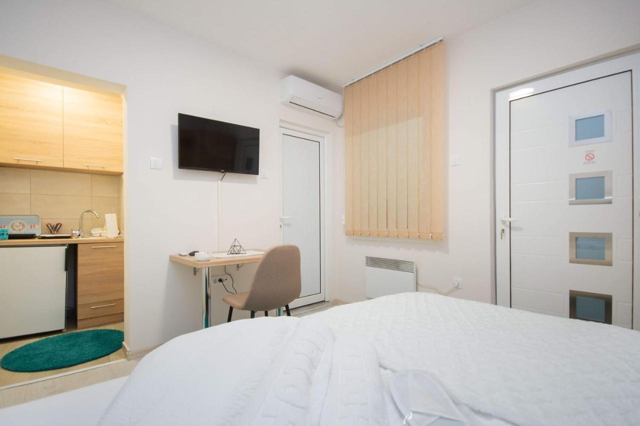 Cvetni Trg Hotel Belgrado Buitenkant foto