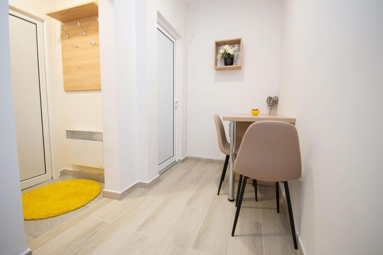 Cvetni Trg Hotel Belgrado Buitenkant foto